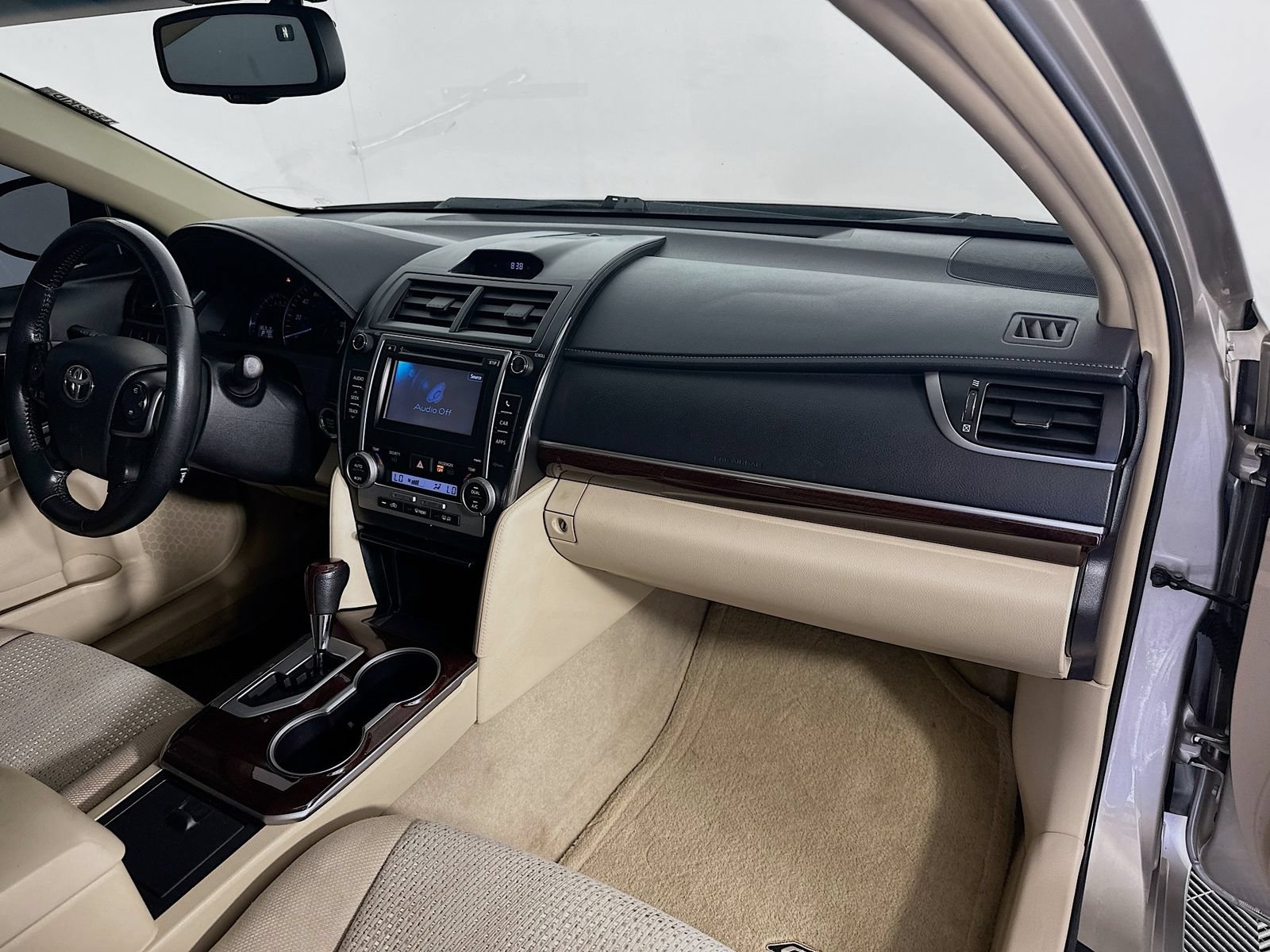 Used 2014 Toyota Camry XLE FWD image 27