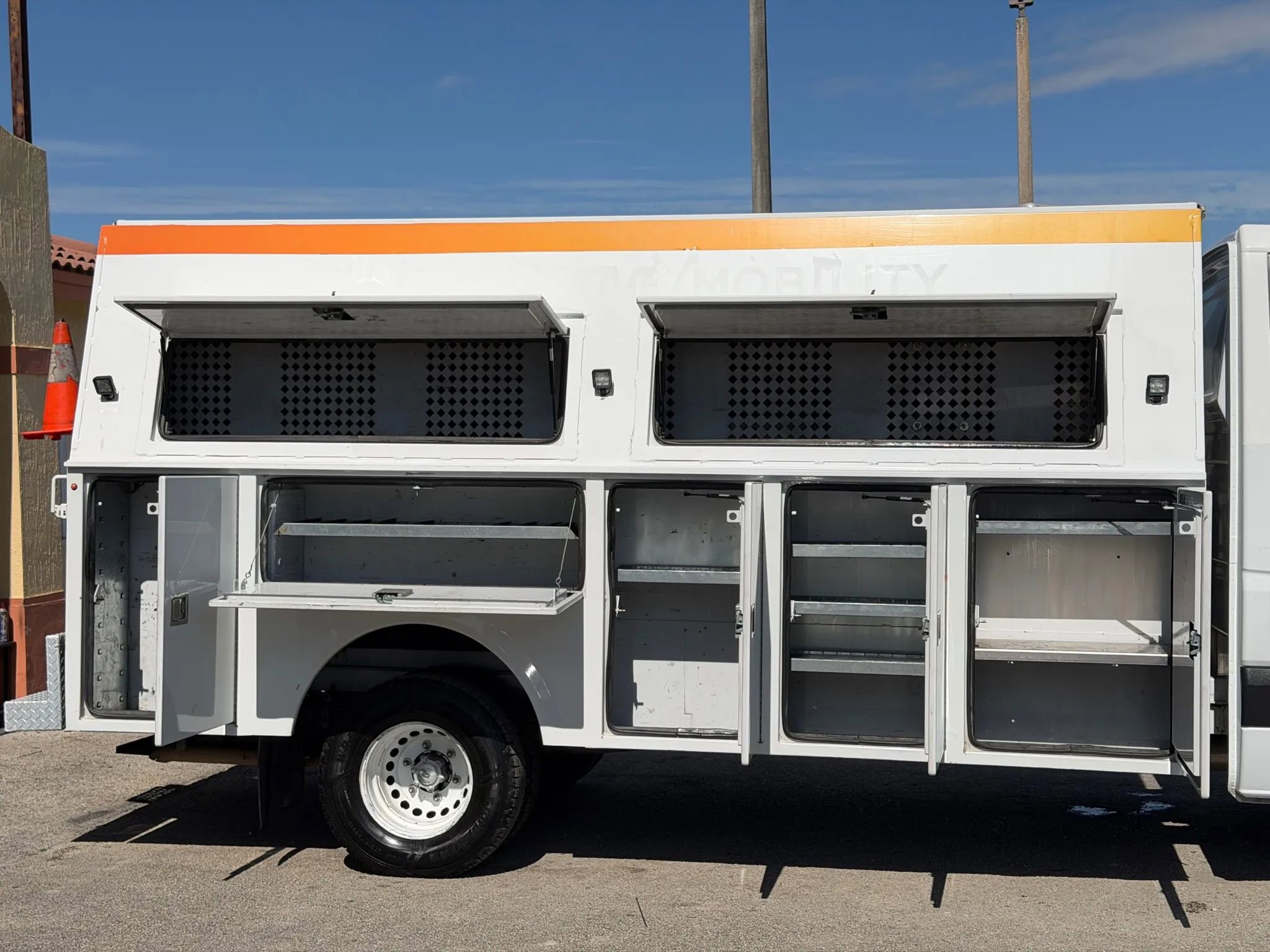 Used 2018 Mercedes-Benz Sprinter 3500 w/ Swivel Seat Package image 13