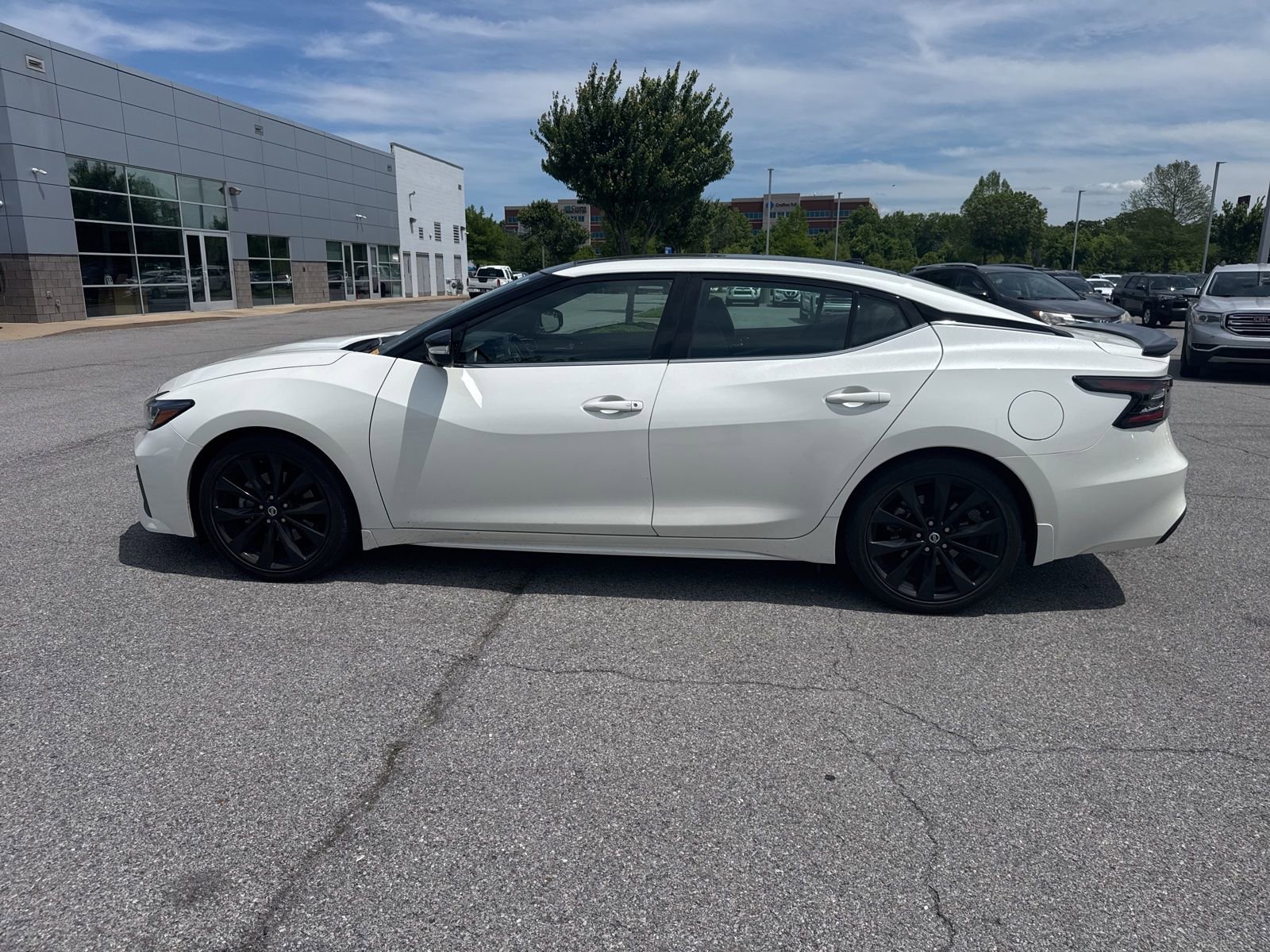 Used 2020 Nissan Maxima SR w/ Sport Mat Group FWD image 8