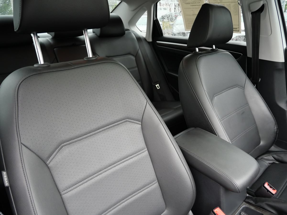 Used 2017 Volkswagen Passat 1.8T SE FWD image 19
