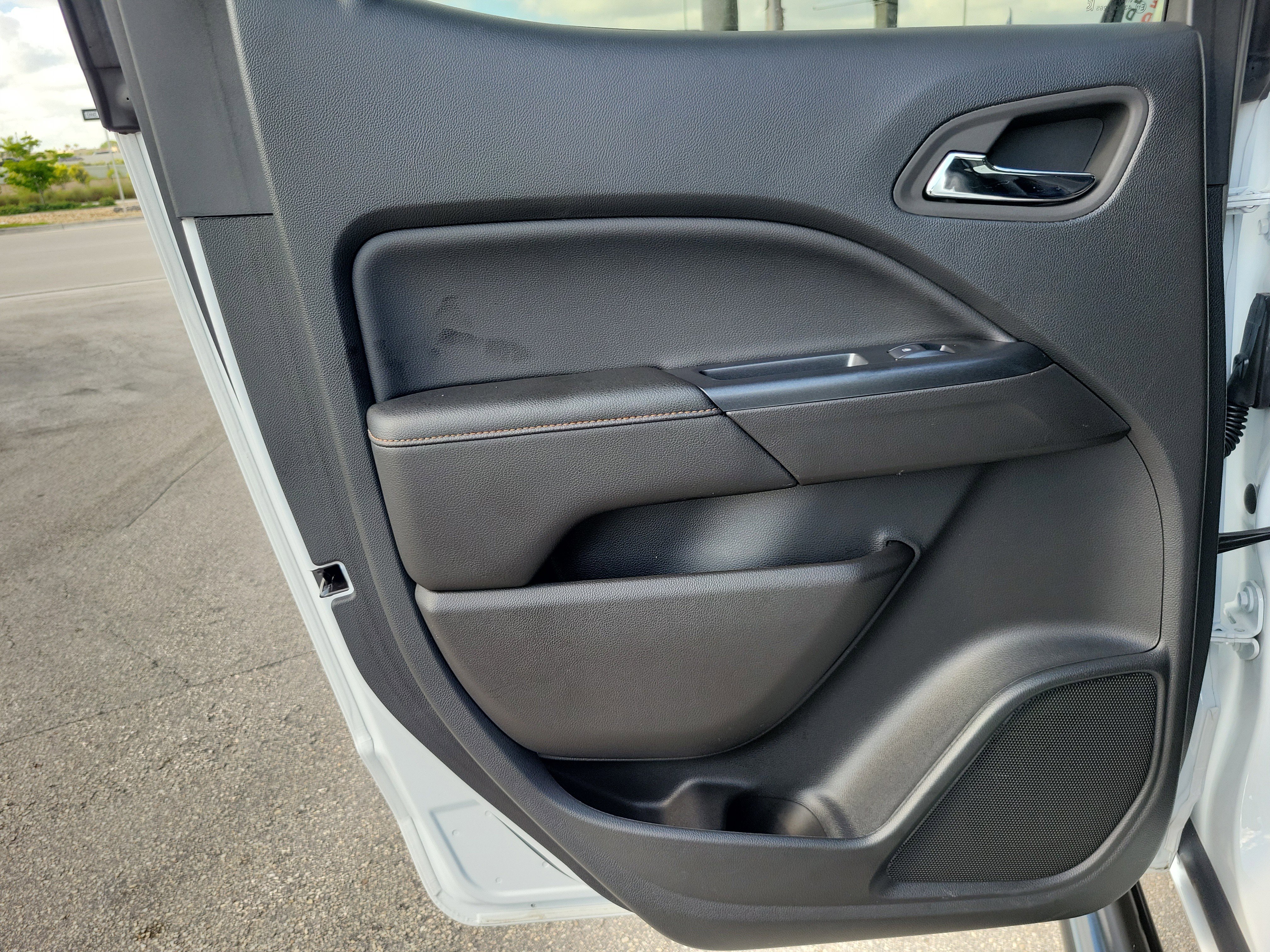 Used 2022 GMC Canyon AT4 w/ Trailering Package image 24