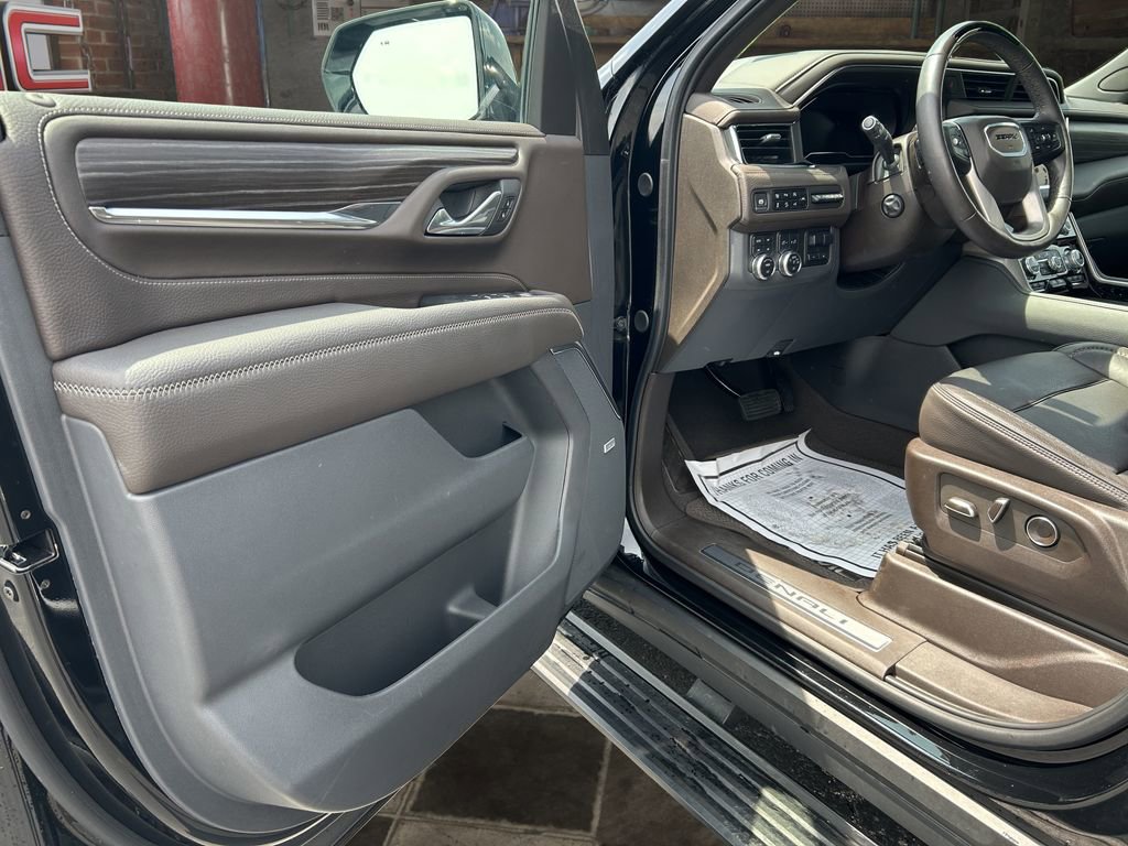 Certified 2024 GMC Yukon Denali w/ Denali Reserve Package AWD/4WD image 16