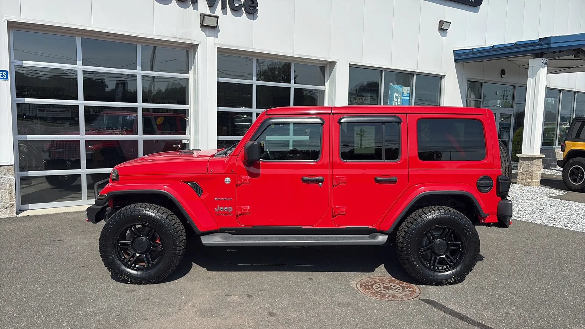 Used 2021 Jeep Wrangler Unlimited Sahara w/ Uconnect 4C Nav & Sound Group AWD/4WD video 1