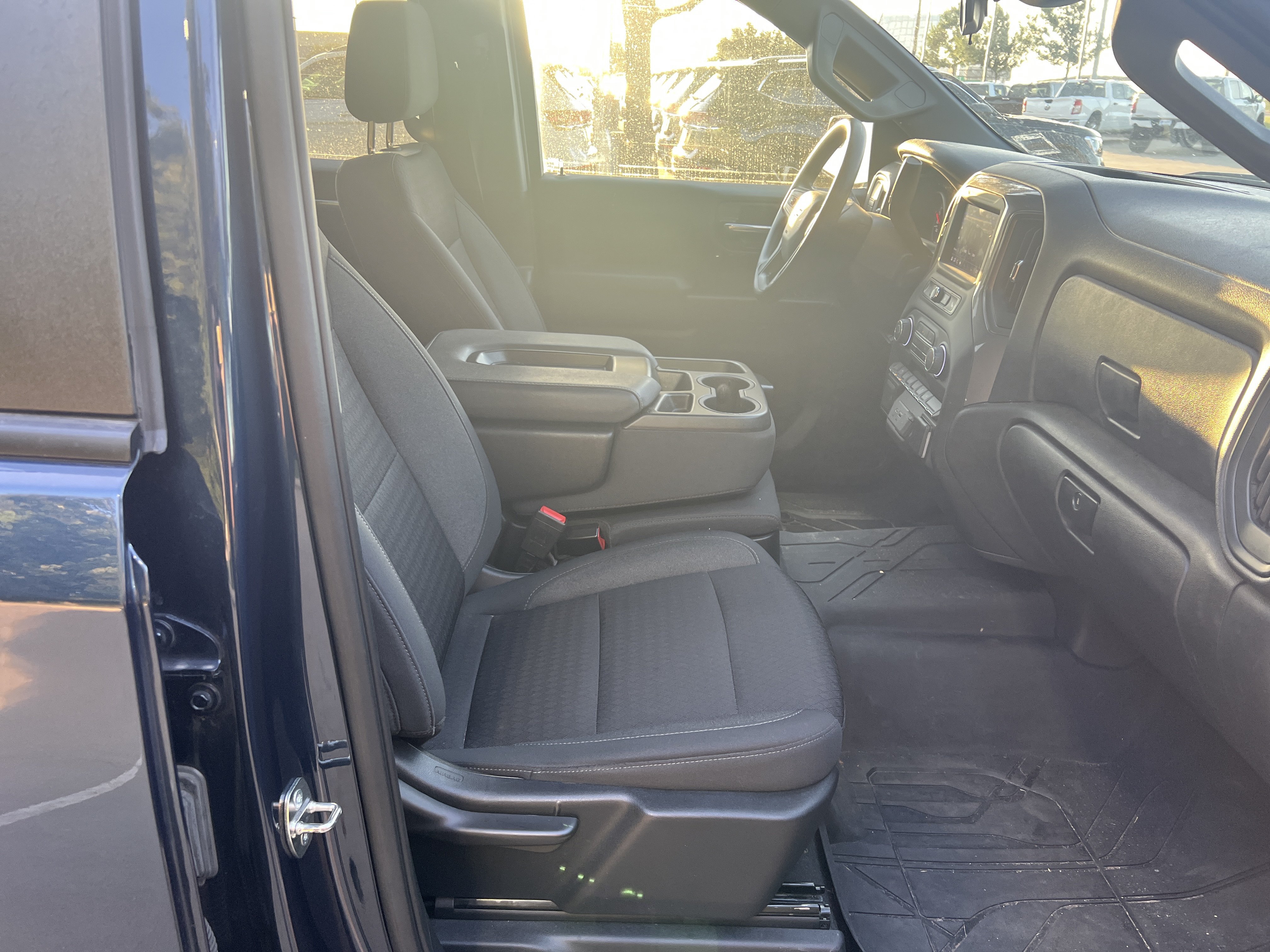 Used 2022 Chevrolet Silverado 1500 Custom RWD image 25