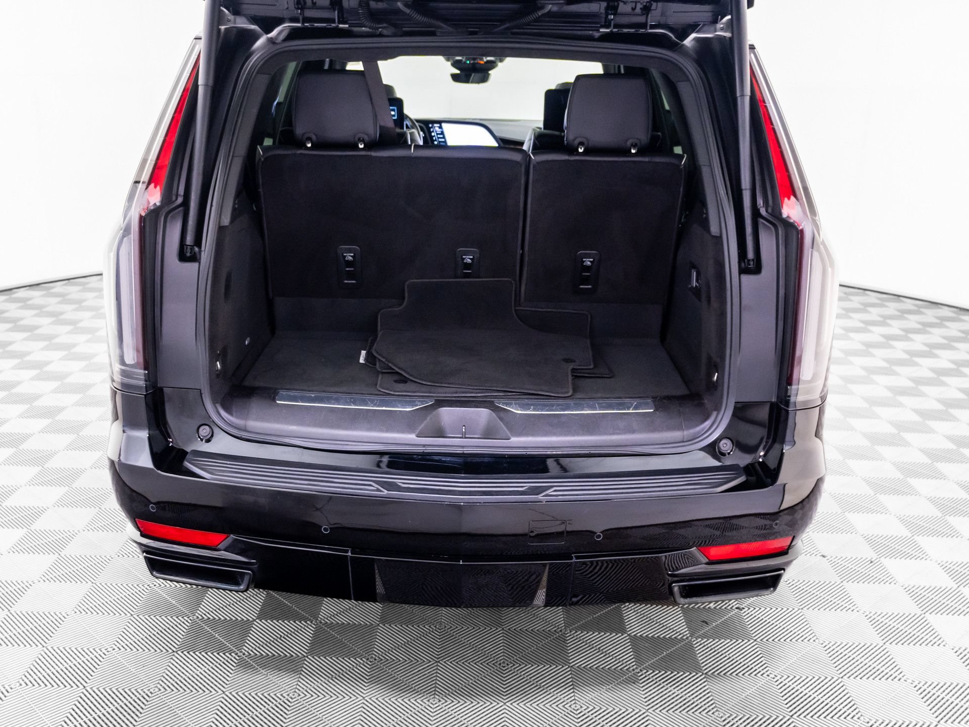Used 2024 Cadillac Escalade Sport Platinum AWD/4WD image 33