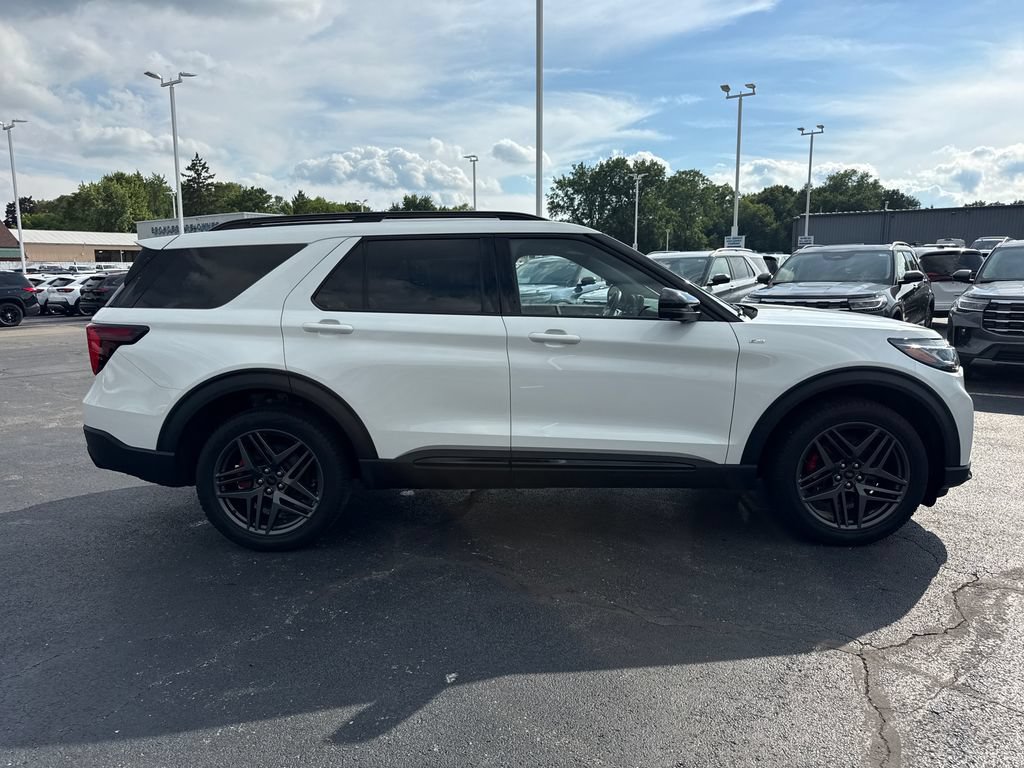 Used 2025 Ford Explorer ST-Line w/ Premium Package AWD/4WD image 6
