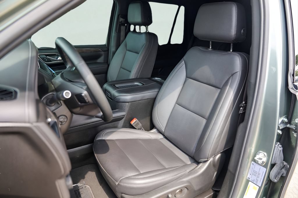 Used 2023 Chevrolet Tahoe Z71 w/ Luxury Package AWD/4WD image 10