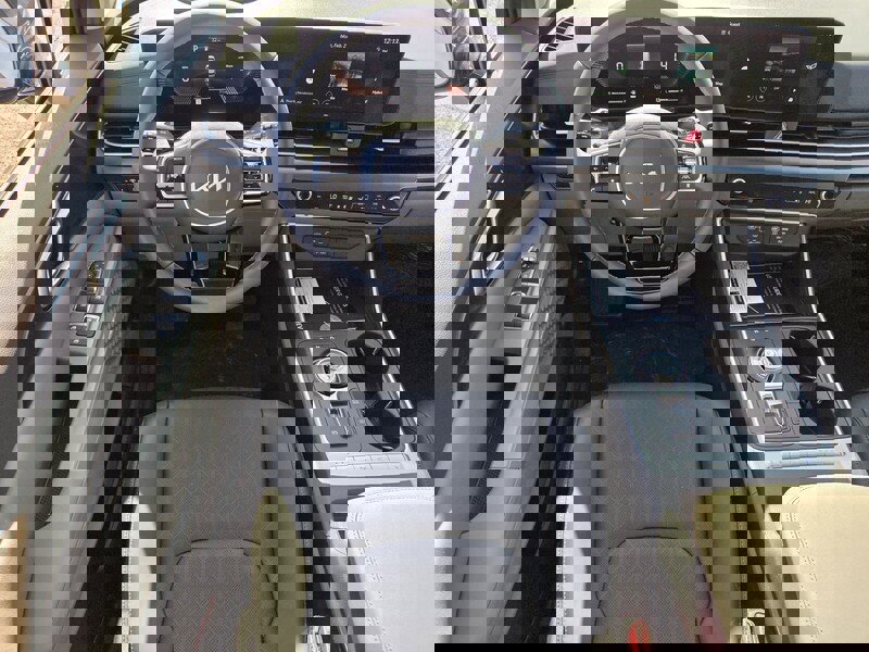 New 2026 Kia Carnival LXS image 9