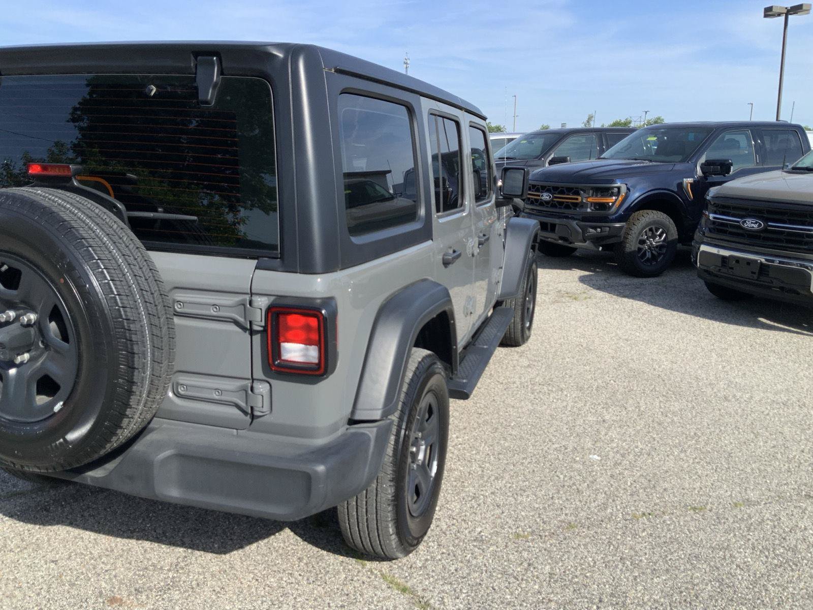 Used 2022 Jeep Wrangler Unlimited Sport AWD/4WD image 18