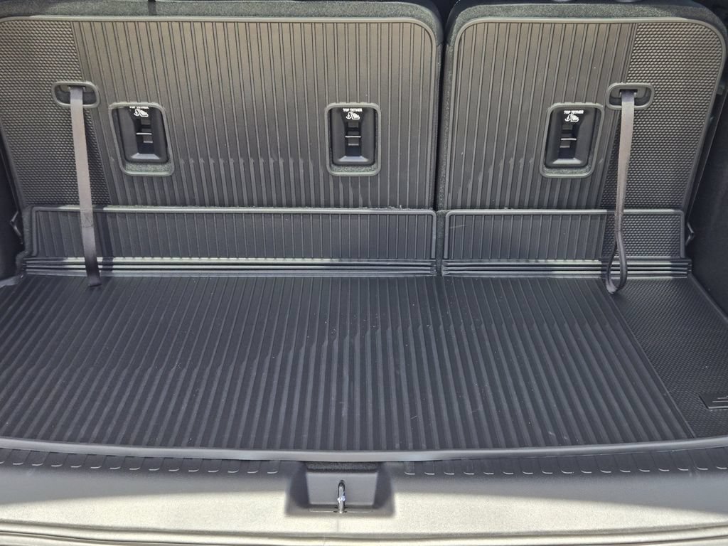 New 2026 Chevrolet Traverse LT FWD image 32