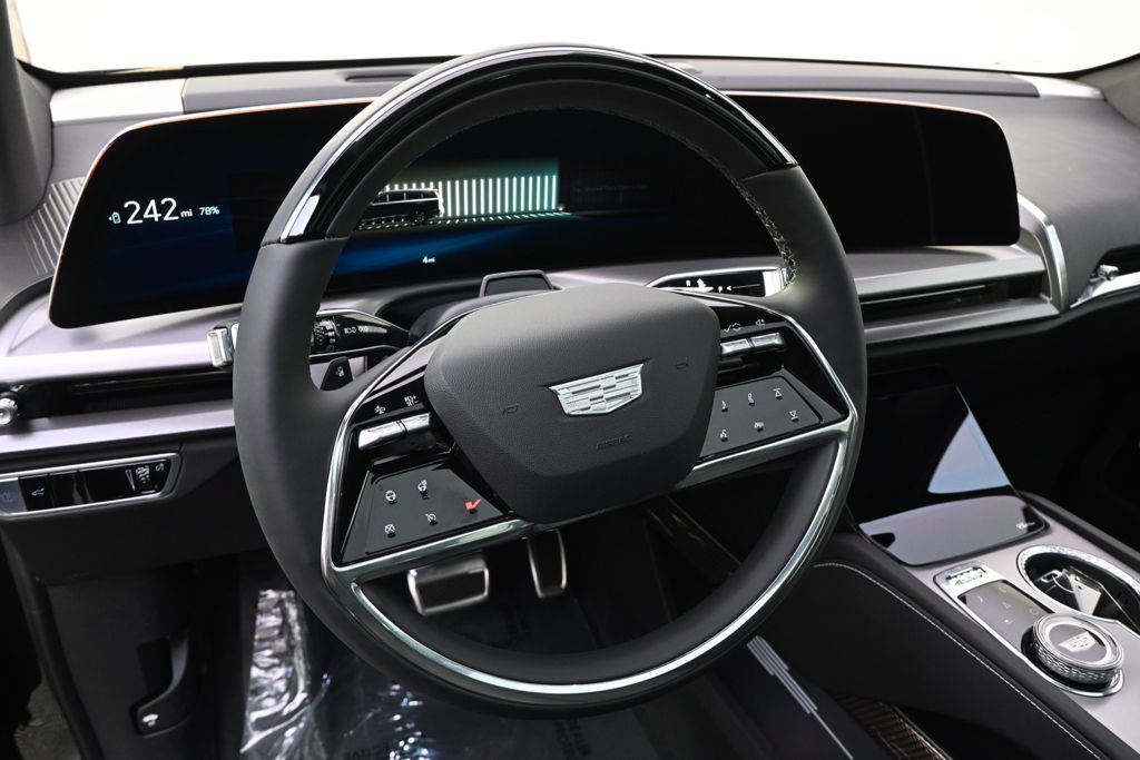 New 2027 Cadillac Vistiq Luxury w/ LPO, Floor Liner Package AWD/4WD image 12