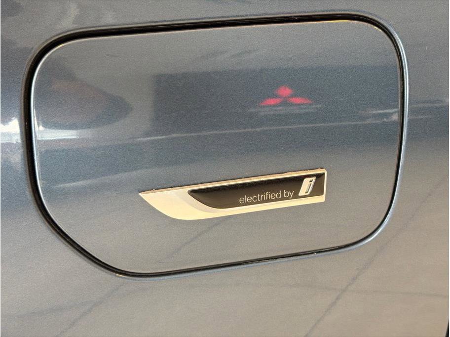 Used 2023 BMW 530e w/ Premium Package RWD image 29