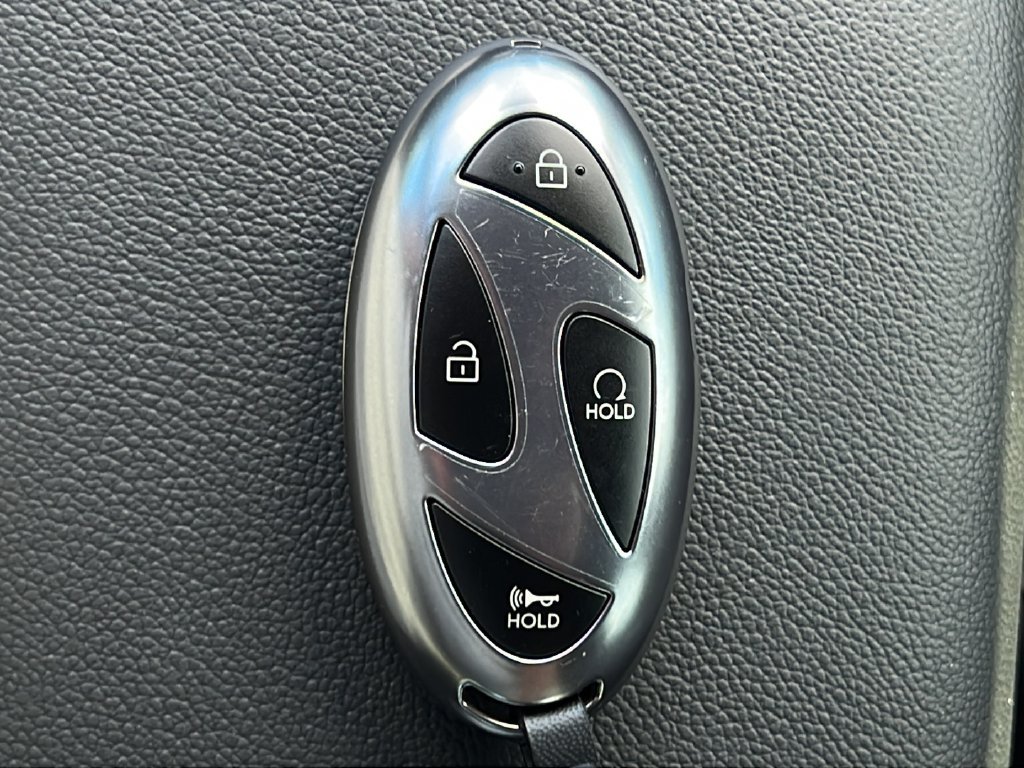 Used 2025 Hyundai Elantra SEL FWD image 23