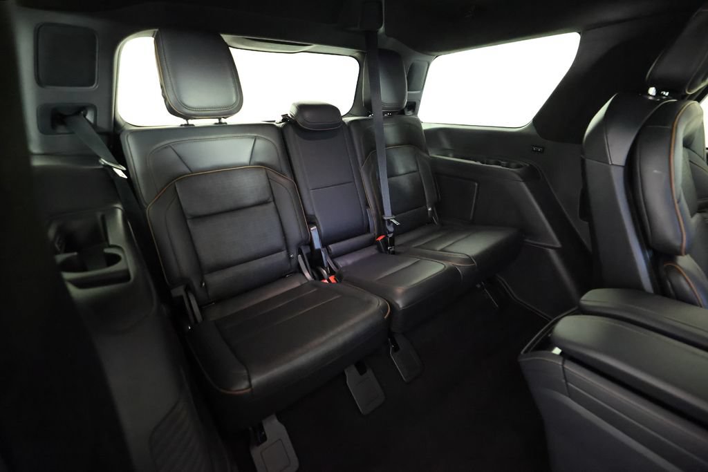 Used 2025 Lincoln Navigator Black Label AWD/4WD image 12