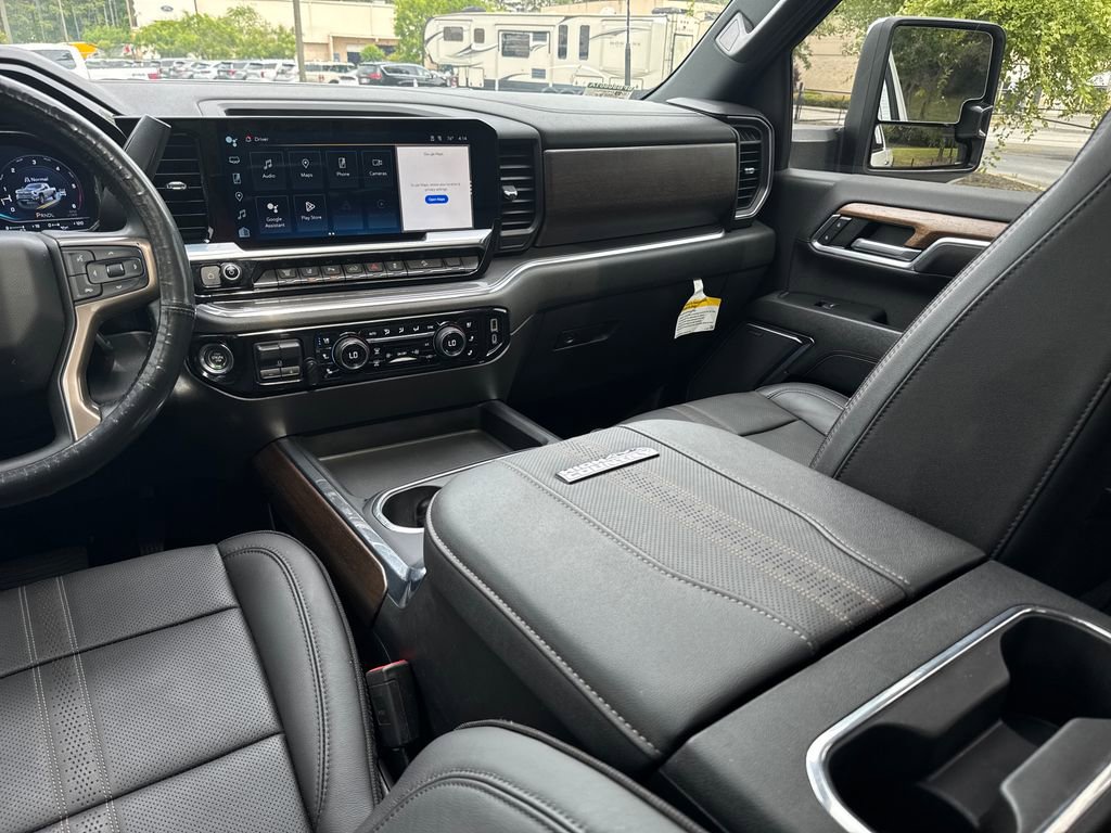 Used 2024 Chevrolet Silverado 2500 High Country w/ High Country Premium Package AWD/4WD image 30