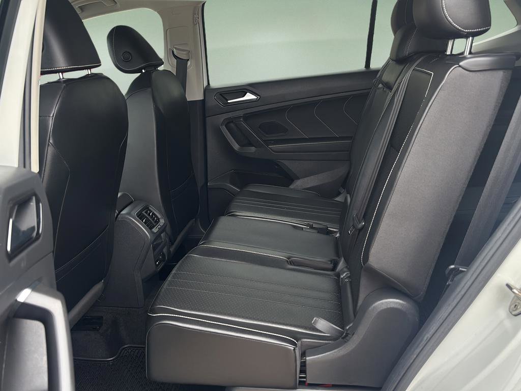 Used 2022 Volkswagen Tiguan SE FWD image 15