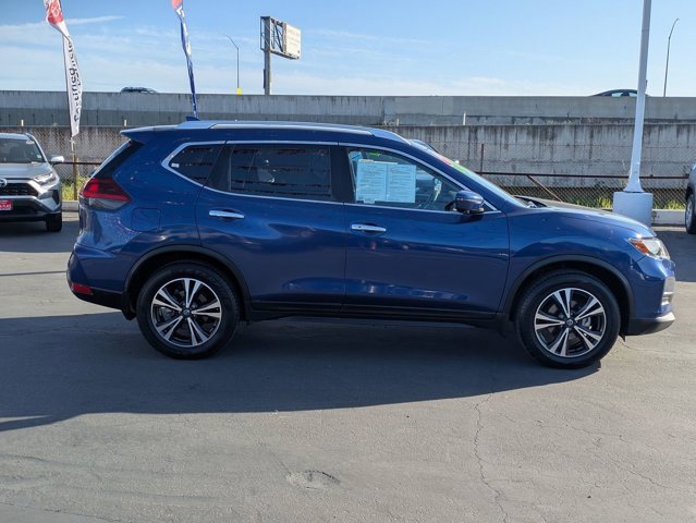 Used 2019 Nissan Rogue SV w/ Premium Package image 4