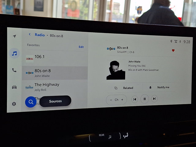 Used 2026 Toyota Sienna XLE image 19