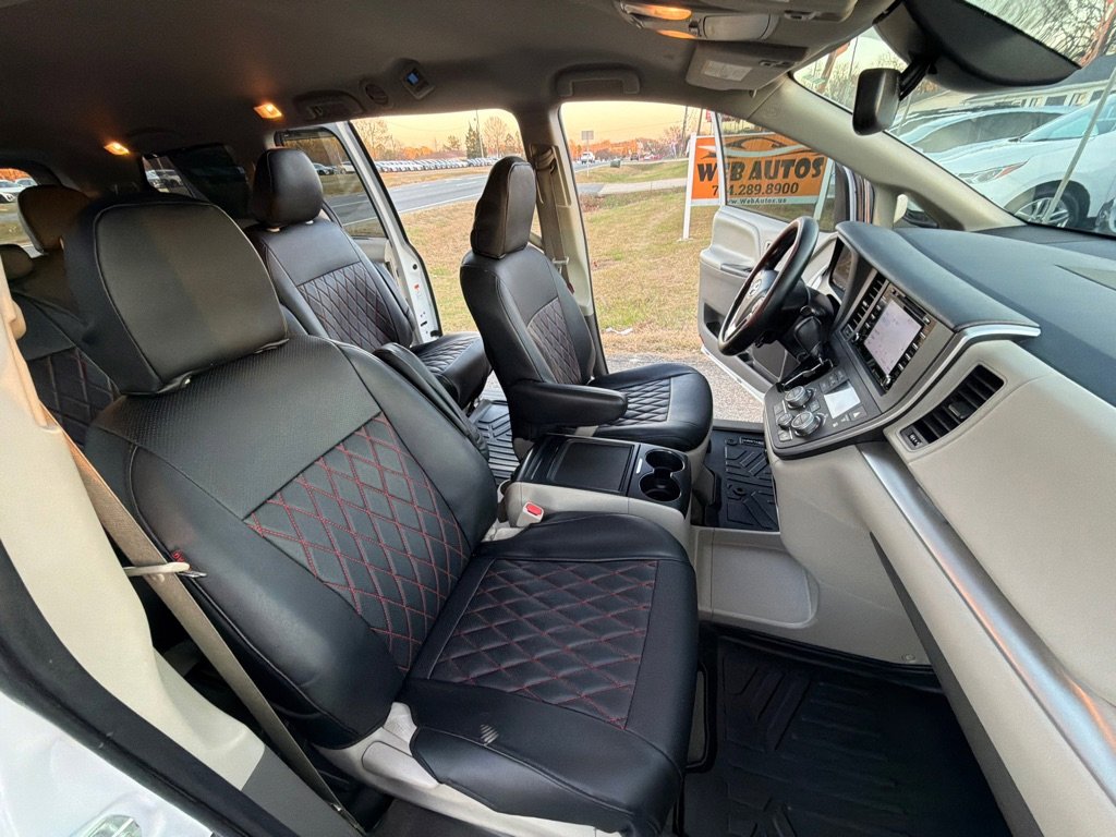 Used 2020 Toyota Sienna LE image 29