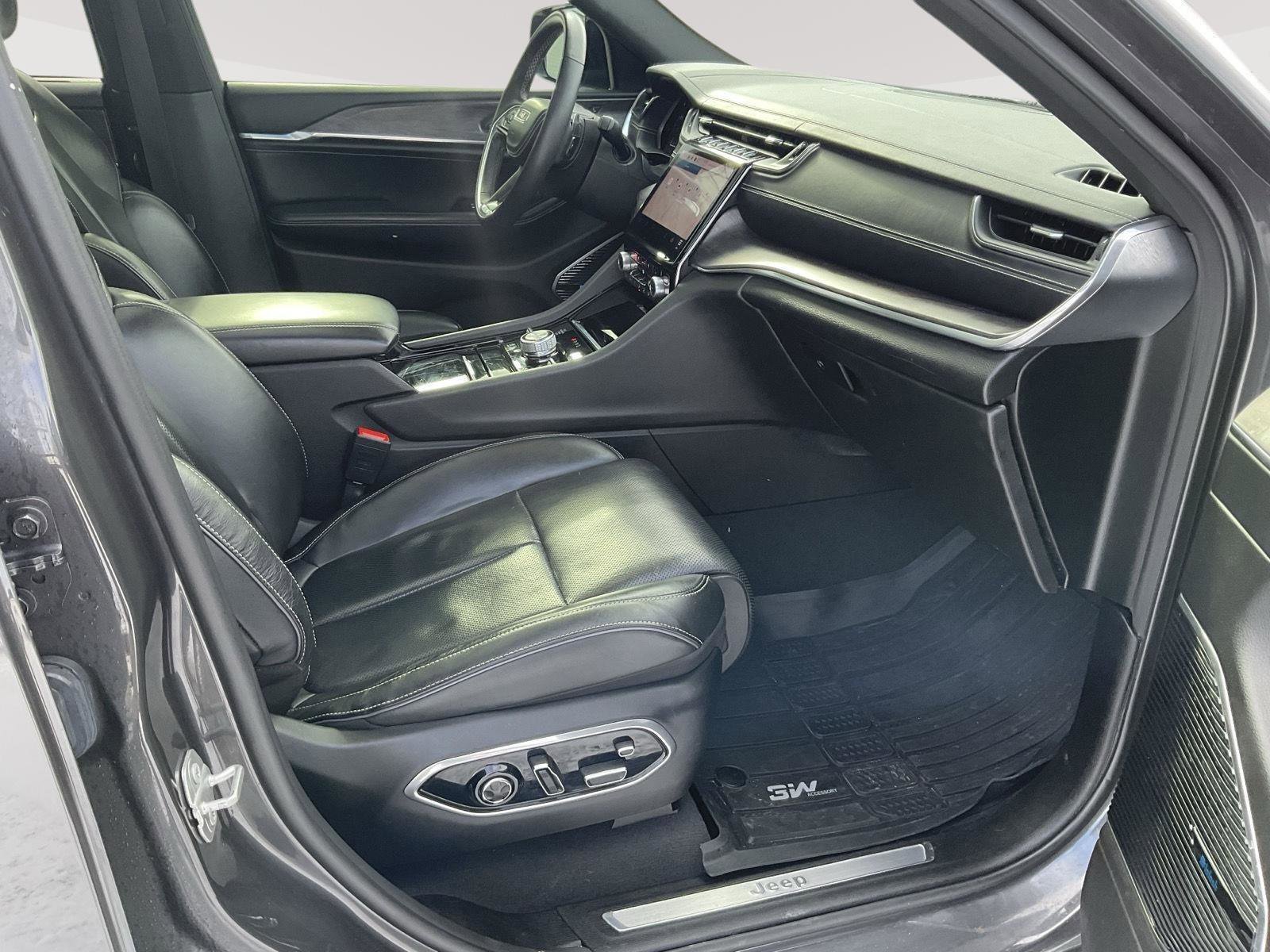 Used 2022 Jeep Grand Cherokee L Overland w/ Luxury Tech Group IV image 19