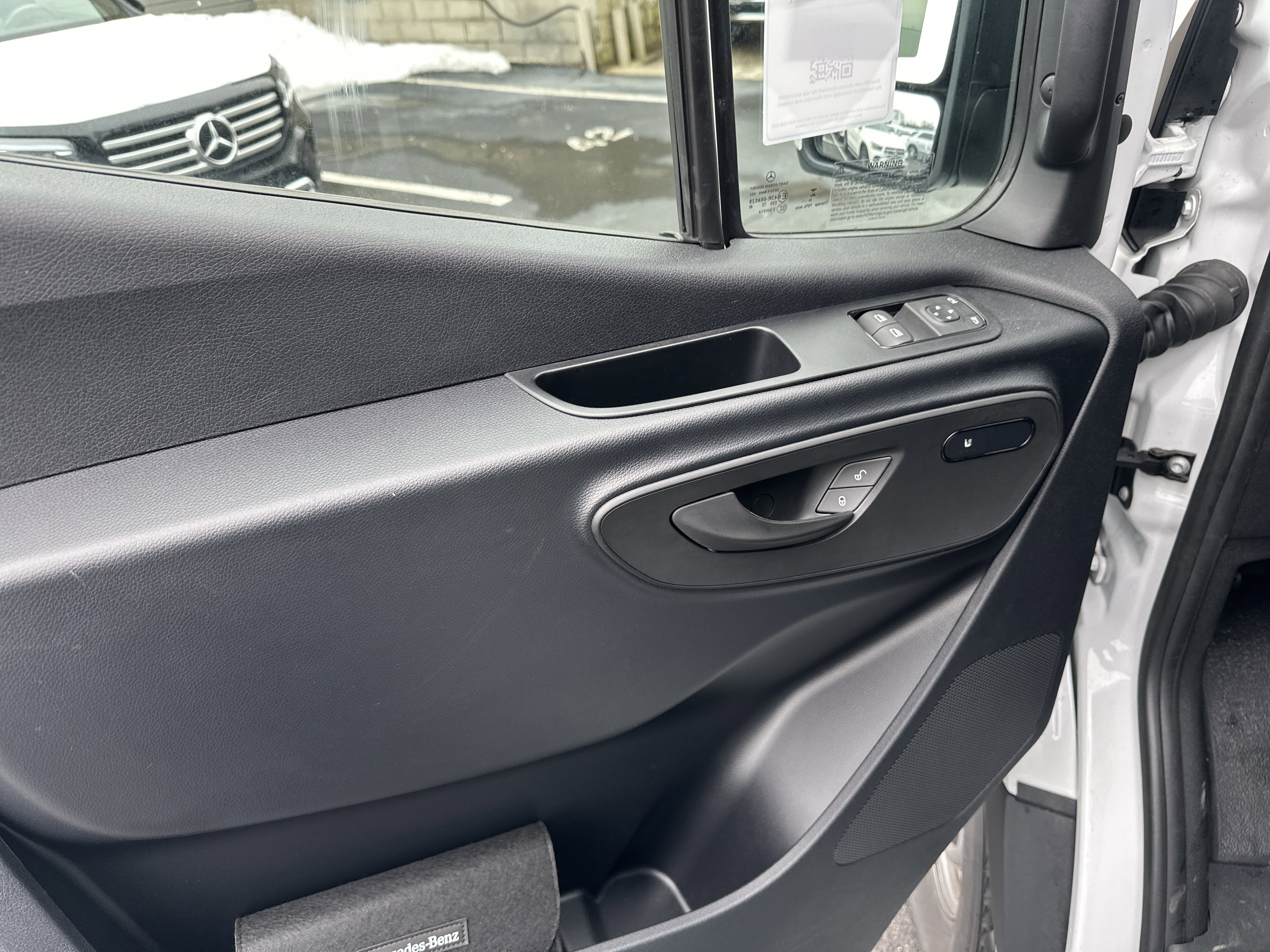 Used 2025 Mercedes-Benz Sprinter 2500 image 14