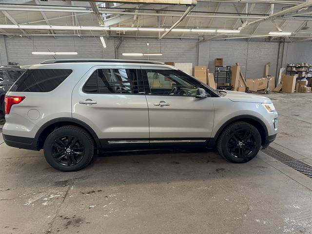 Used 2019 Ford Explorer XLT w/ Equipment Group 202A AWD/4WD image 7