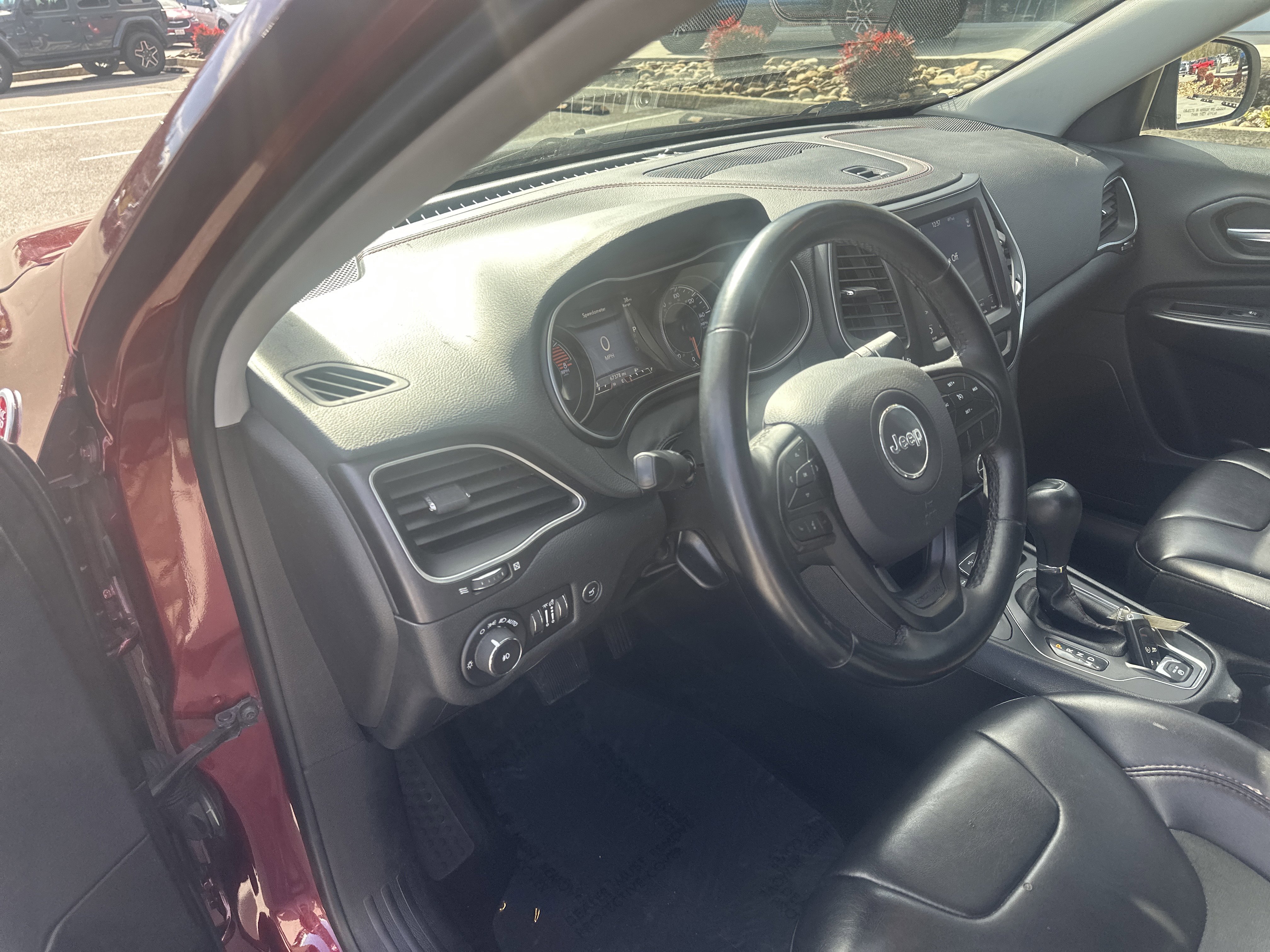 Used 2019 Jeep Cherokee Trailhawk w/ Comfort/Convenience Group image 16
