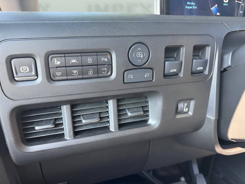 Used 2024 Chevrolet Brightdrop 600 w/ Battery Pack, Max Range AWD/4WD image 21