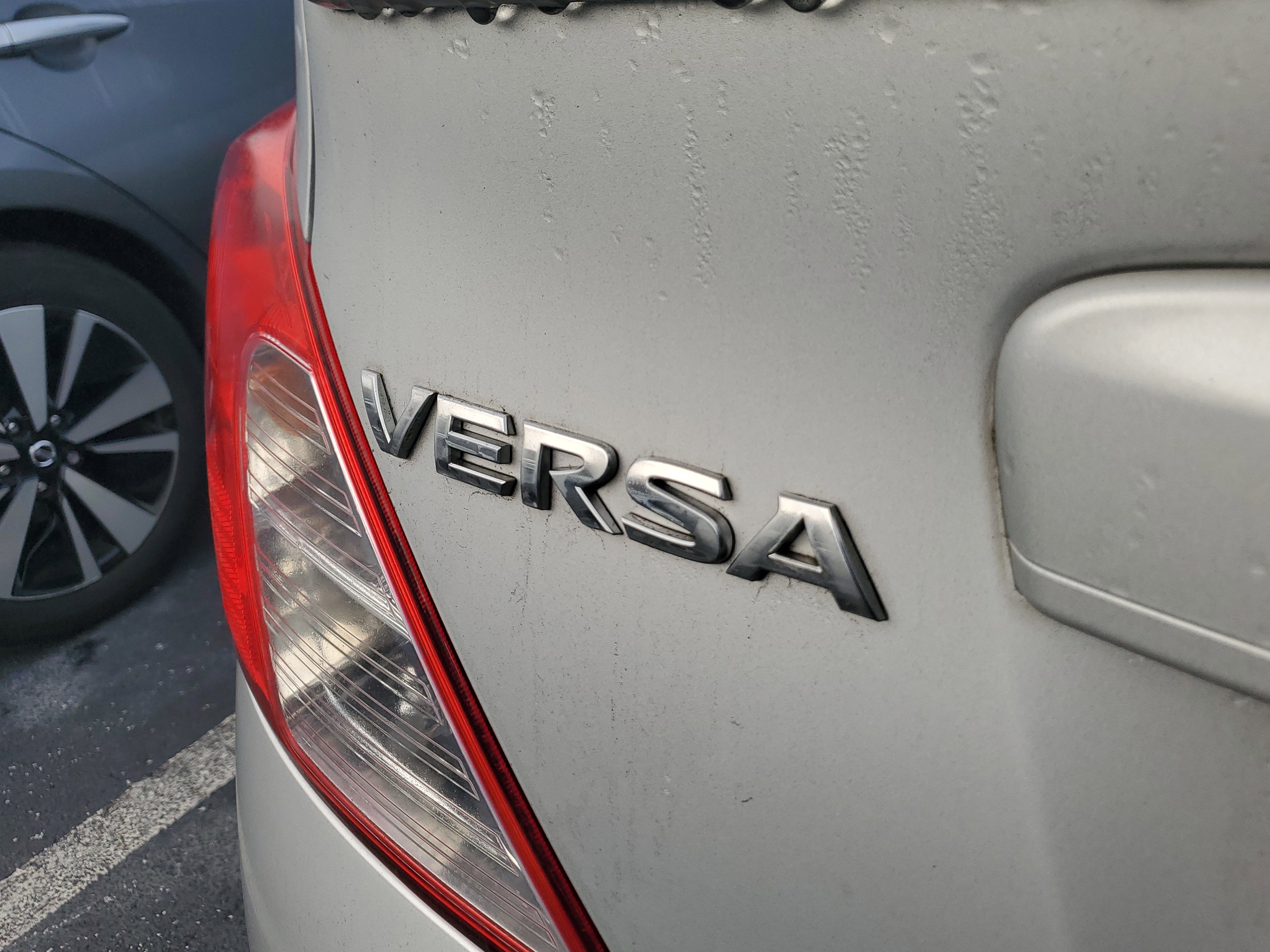 Used 2012 Nissan Versa SV w/ Convenience Pkg image 10