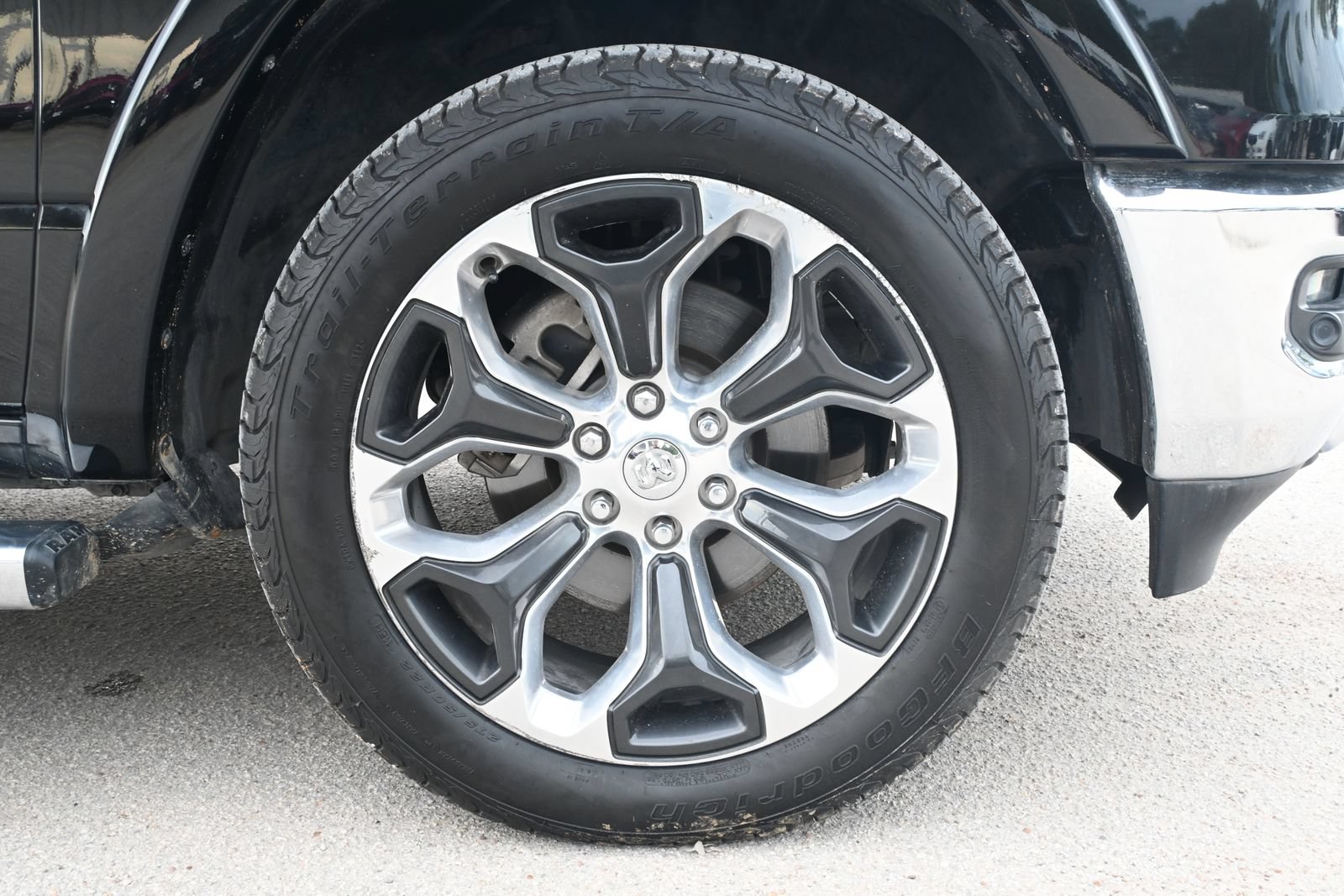 Used 2019 RAM 1500 Limited AWD/4WD image 7