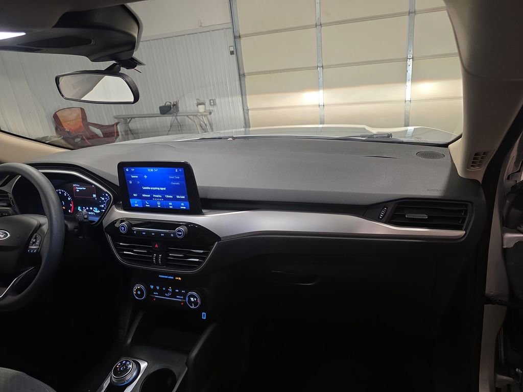 Used 2020 Ford Escape SE image 27