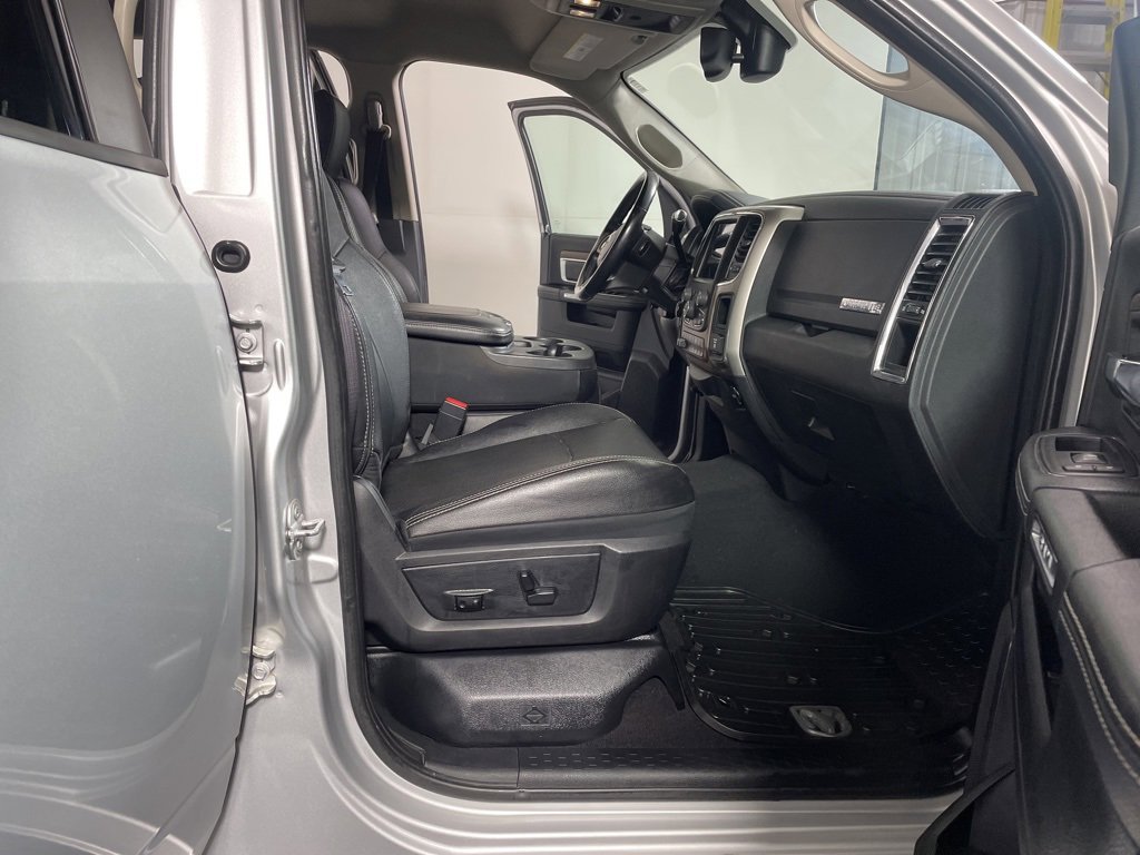 Used 2016 RAM 3500 Laramie image 30