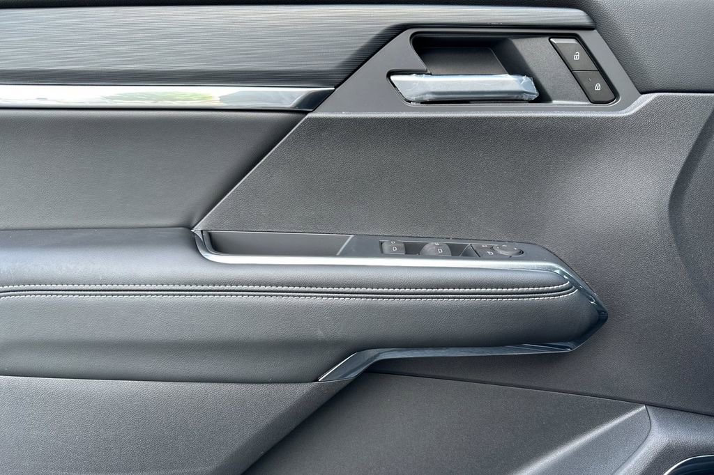 New 2025 GMC Acadia Elevation w/ Elevation Premium Package FWD image 8