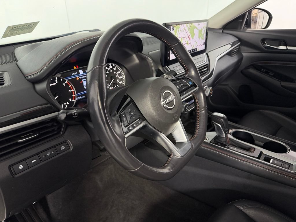 Used 2023 Nissan Altima 2.0 SR FWD image 23