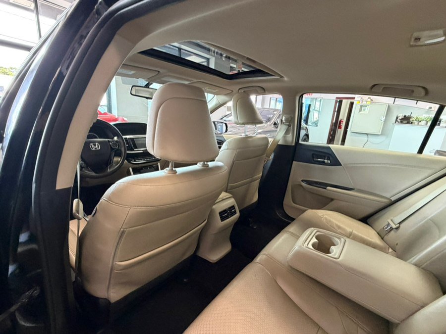 Used 2017 Honda Accord EX-L image 31
