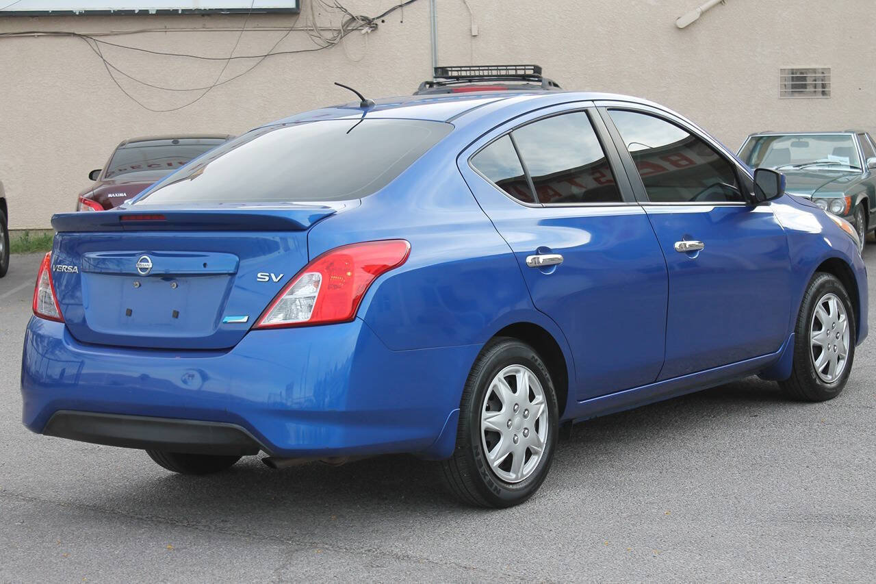 Used 2015 Nissan Versa SV FWD image 8