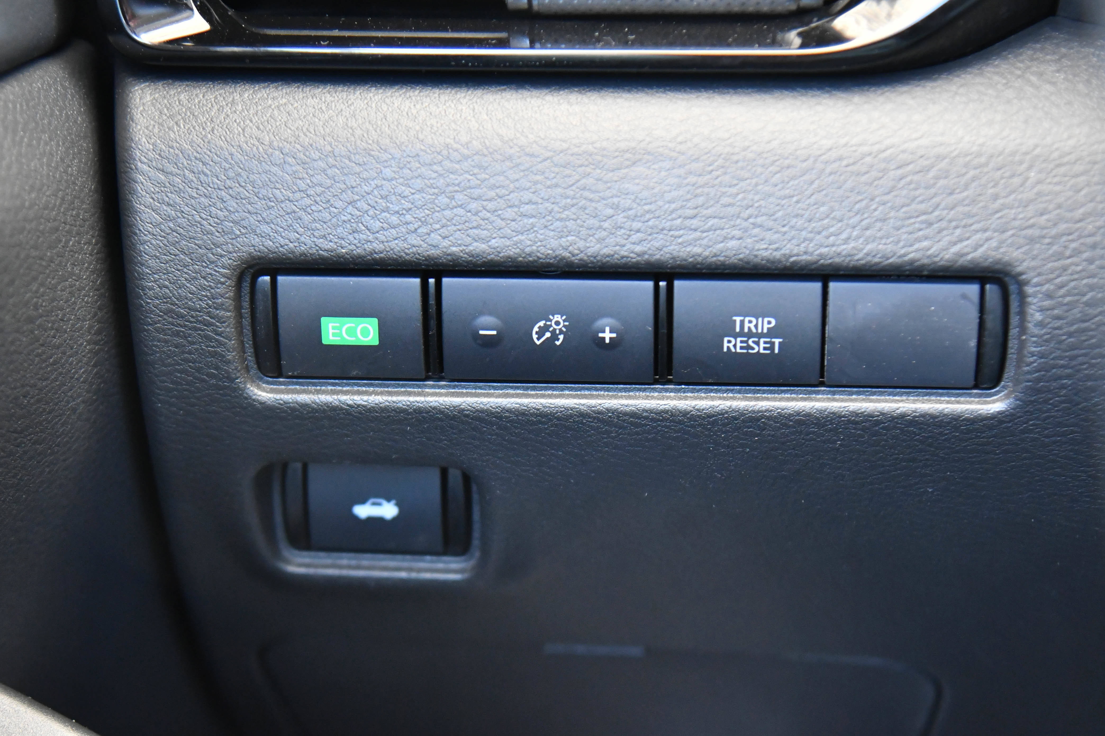 Used 2025 Nissan Sentra SV image 27