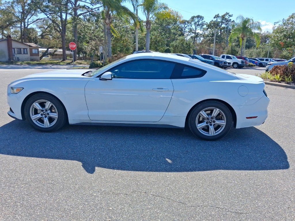 Used 2017 Ford Mustang Coupe image 8