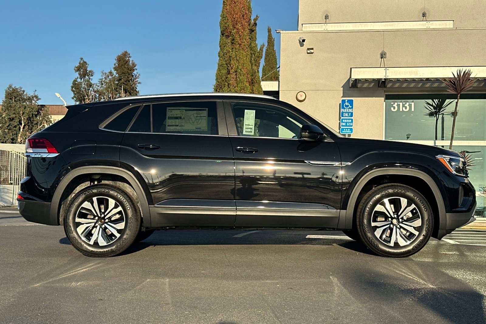 New 2026 Volkswagen Atlas Cross Sport SE image 4