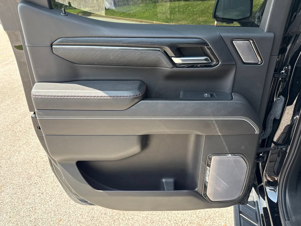Used 2023 GMC Sierra 1500 AT4X AWD/4WD image 25