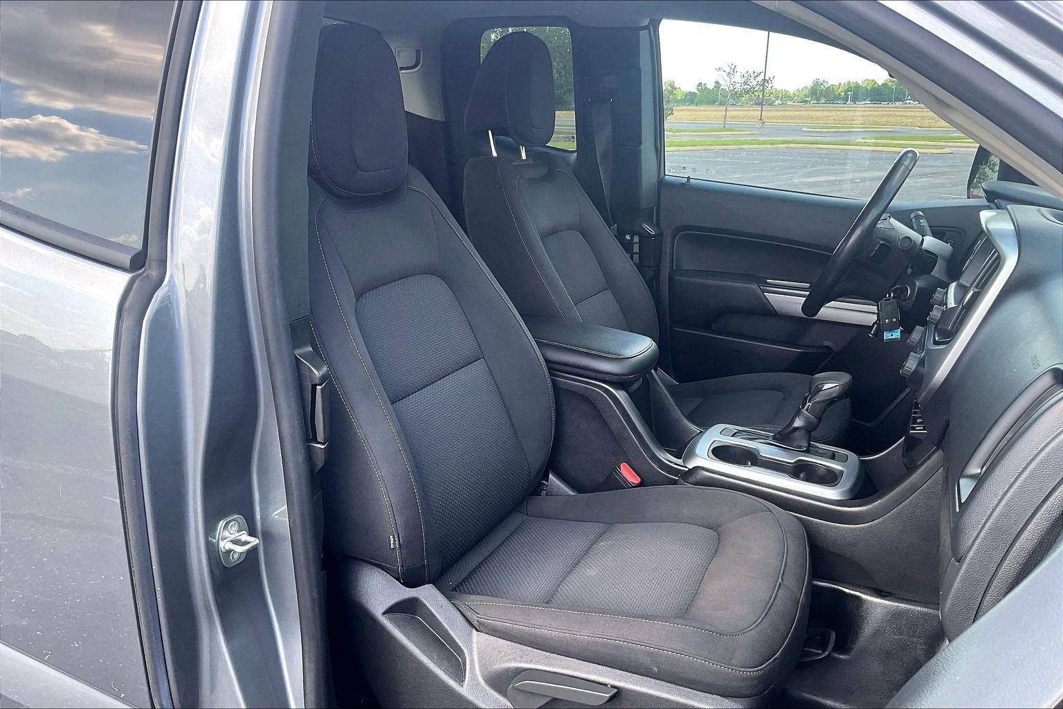 Used 2022 Chevrolet Colorado LT w/ Fleet Safety Package RWD image 8