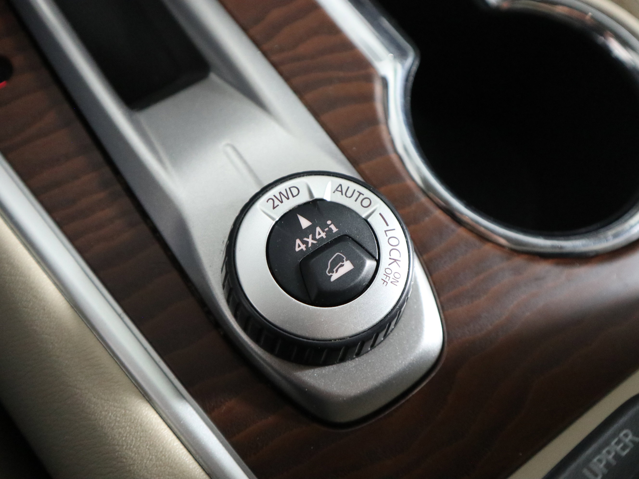 Used 2019 Nissan Pathfinder Platinum AWD/4WD image 33