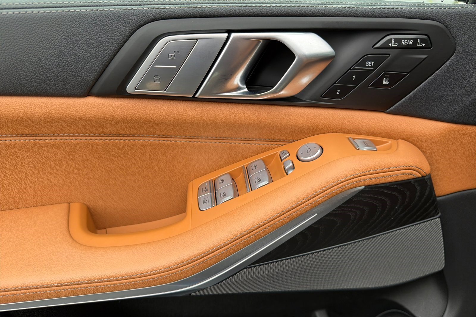 Certified 2022 BMW X7 xDrive40i w/ M Sport Package image 12