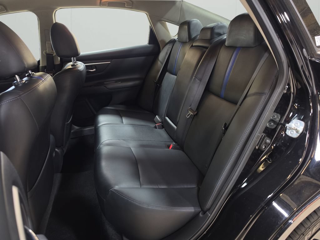 Used 2018 Nissan Altima 2.5 SR w/ SR Midnight Edition FWD image 14