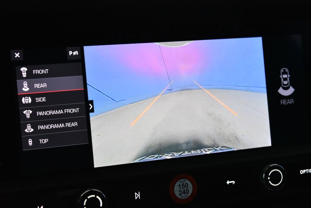 Certified 2024 Porsche Macan image 16