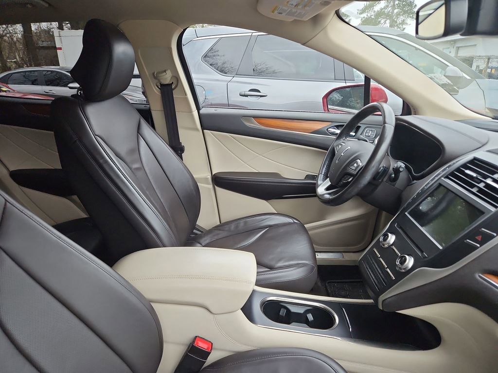 Used 2016 Lincoln MKC Reserve w/ Lincoln MKC Climate Package image 9