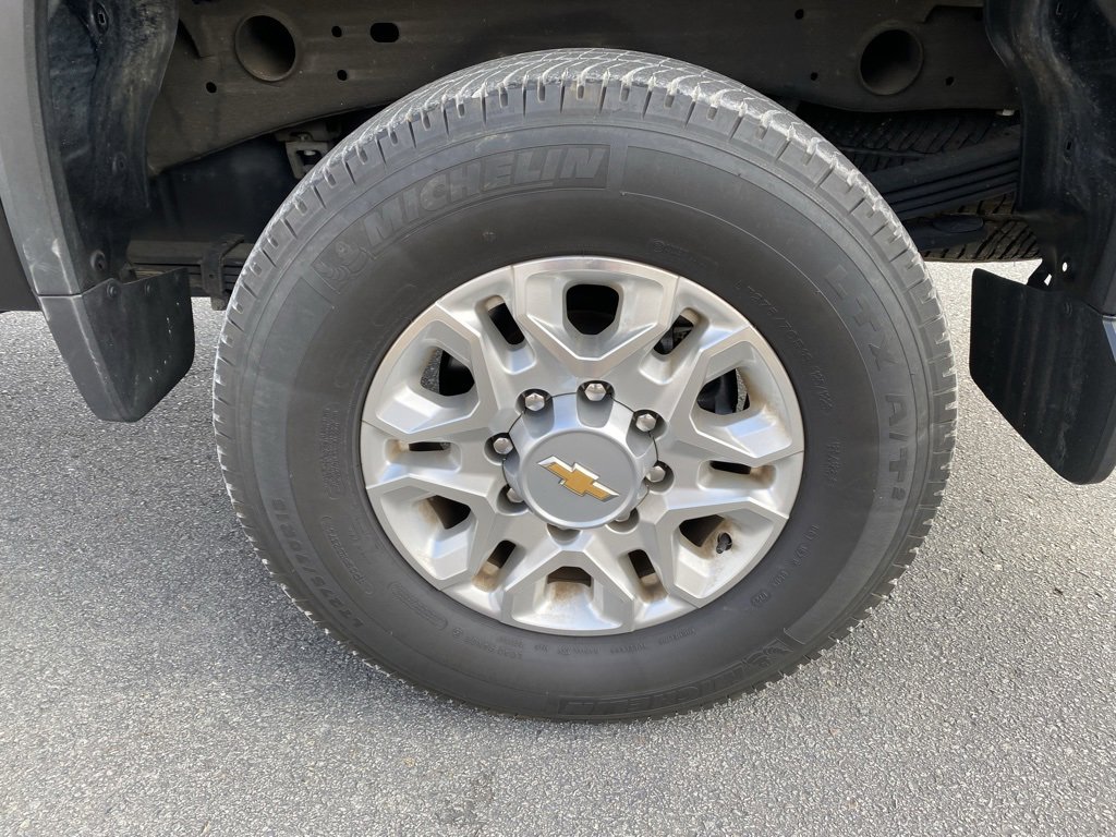 Used 2024 Chevrolet Silverado 2500 LT w/ Convenience Package image 30