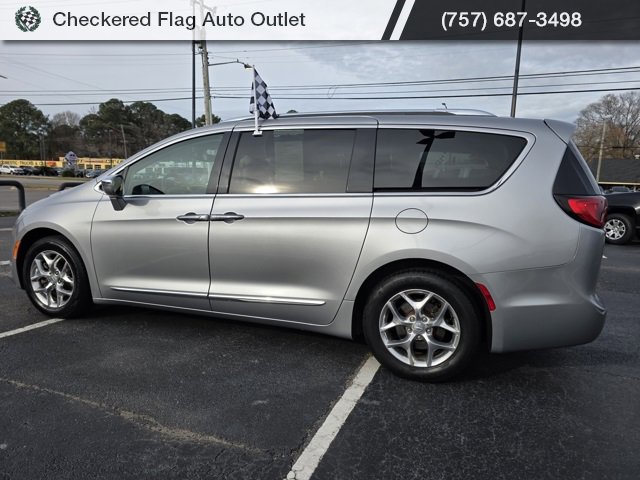 Used 2018 Chrysler Pacifica Limited image 4