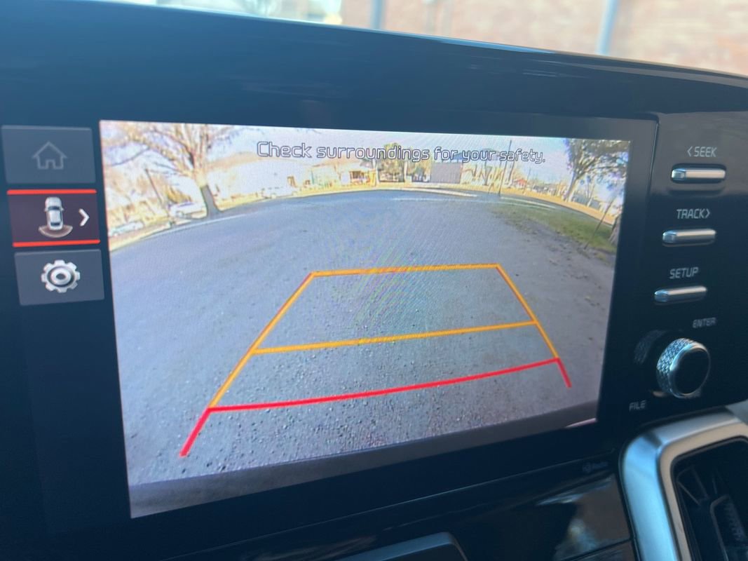 Used 2023 Kia Sorento LX image 22