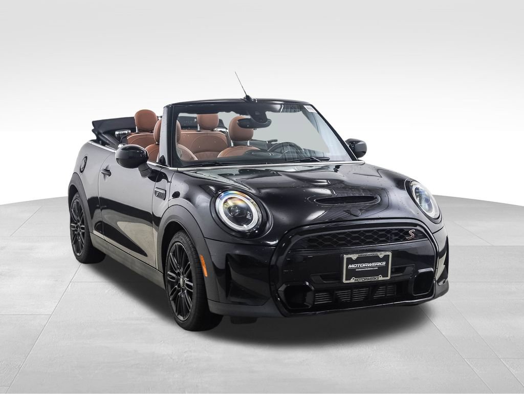 Used 2023 MINI Cooper S w/ Signature Upholstery Package image 7